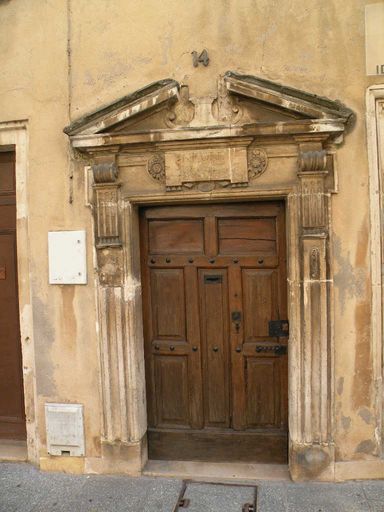  jolie porte d'immeuble